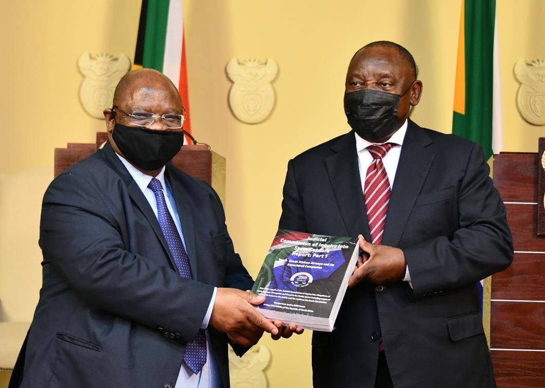 President Cyril Ramaphosa receives the first part of the state capture report from Raymond Zondo. Photo: GCIS