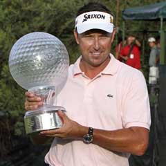Robert Allenby with the trophy. (AP Photo)