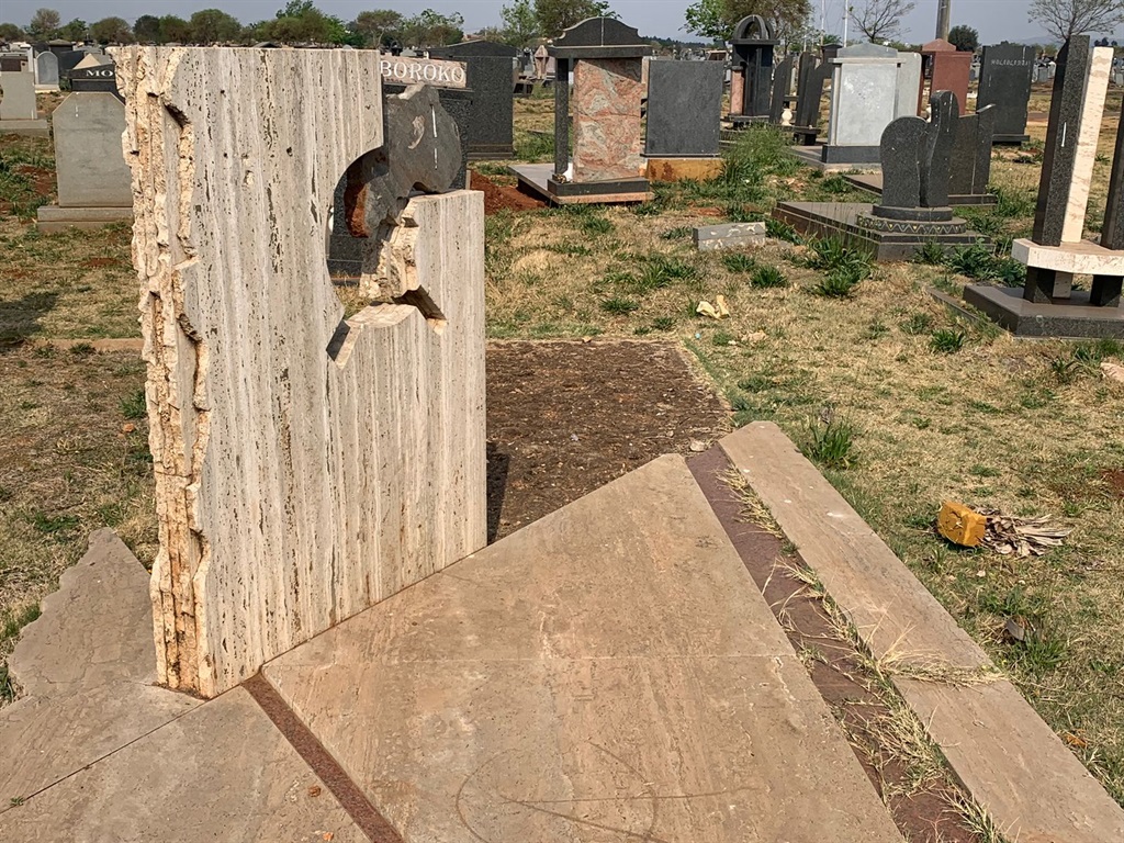 Joe Slovo's Destroyed Tombstone Without Markings