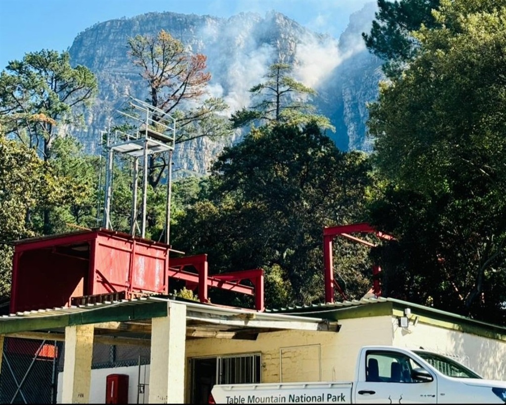 A fire that raged on the mountain above Kirstenbosch since the weekend has largely been contained. (@TableMountainNP/X formerly known as Twitter)