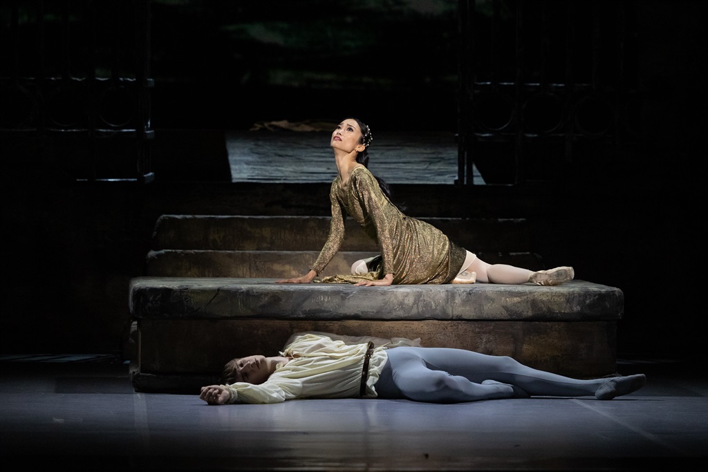 Fumi Kaneko and Vadim Muntagirov in Romeo and Juliet. (Photo: Kim Stevens)