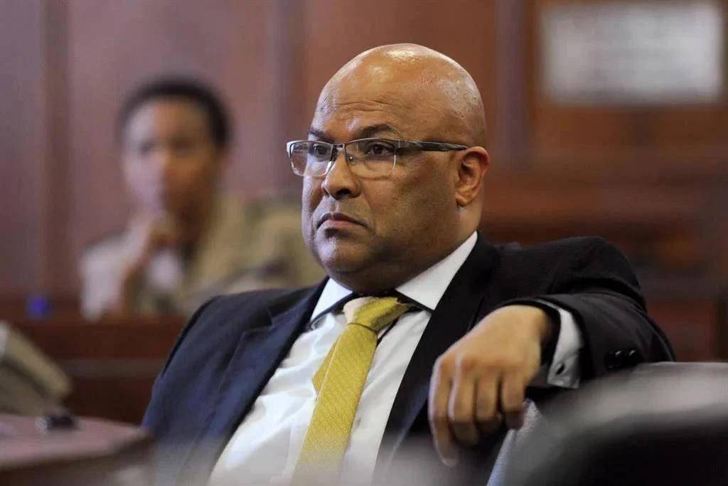 Penyelidik Paul O’Sullivan membuka kasus pidana terhadap Arthur Fraser atas pembebasan bersyarat Zuma