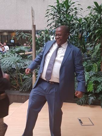 Brian Molefe welcomed at Megawatt Park this morning. Picture: Twitter/@Eskom_SA