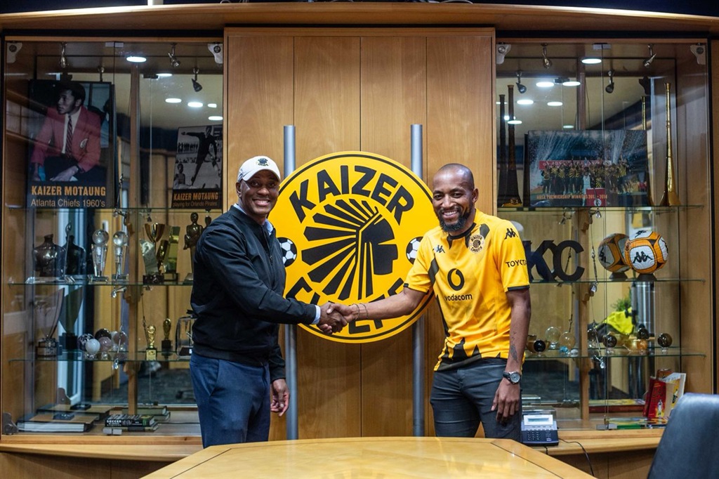 Kaizer chiefs news now deals today laduma breaking