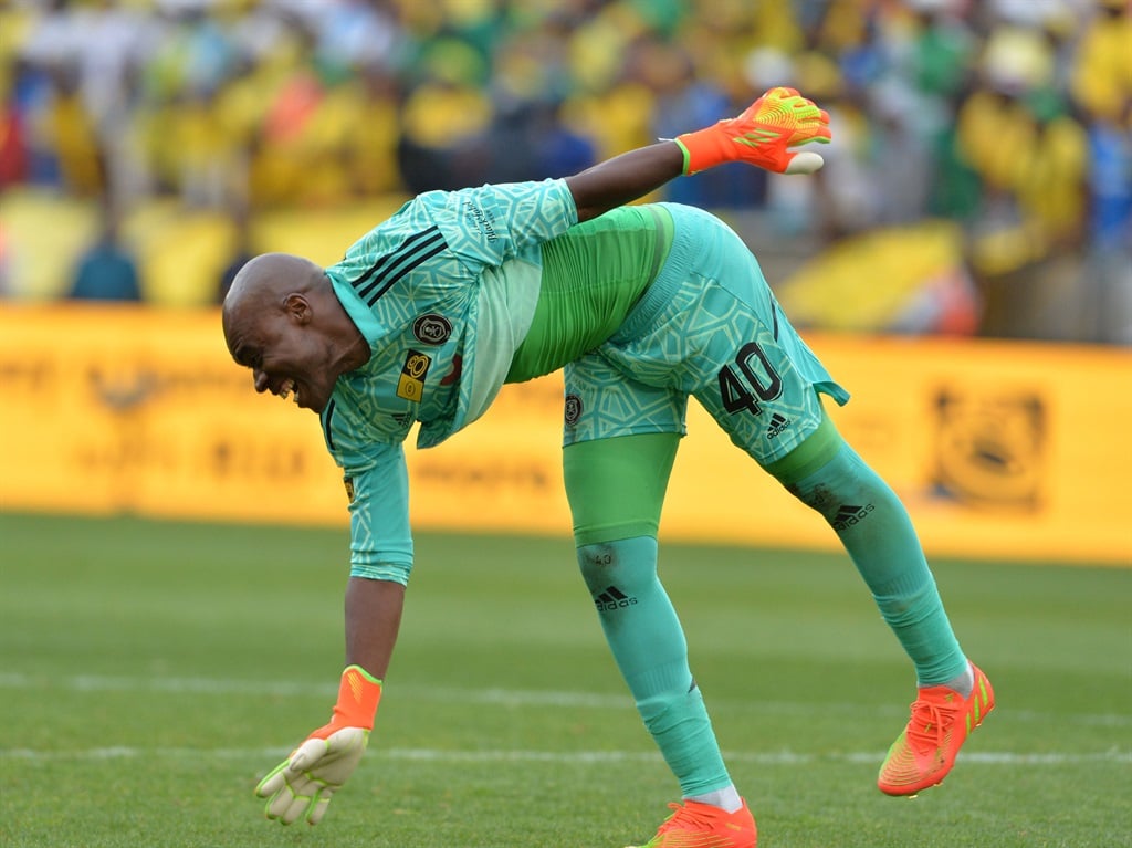 Soccer Laduma - ICYMI: Orlando Pirates announced the signing of seven new  players on Monday, including French goalkeeper Joris Delle. Read More:  bit.ly/2X6rz0Q #SLSiya ⚫️