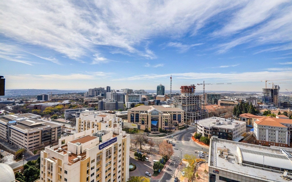 The average rental in middle-class suburbs is now around R8 000 pm to R14 000 pm and upwards of R18 000 pm to R28 000 pm in upper-middle-class suburbs, according to Samuel Seeff, chair of the Seeff Property Group.