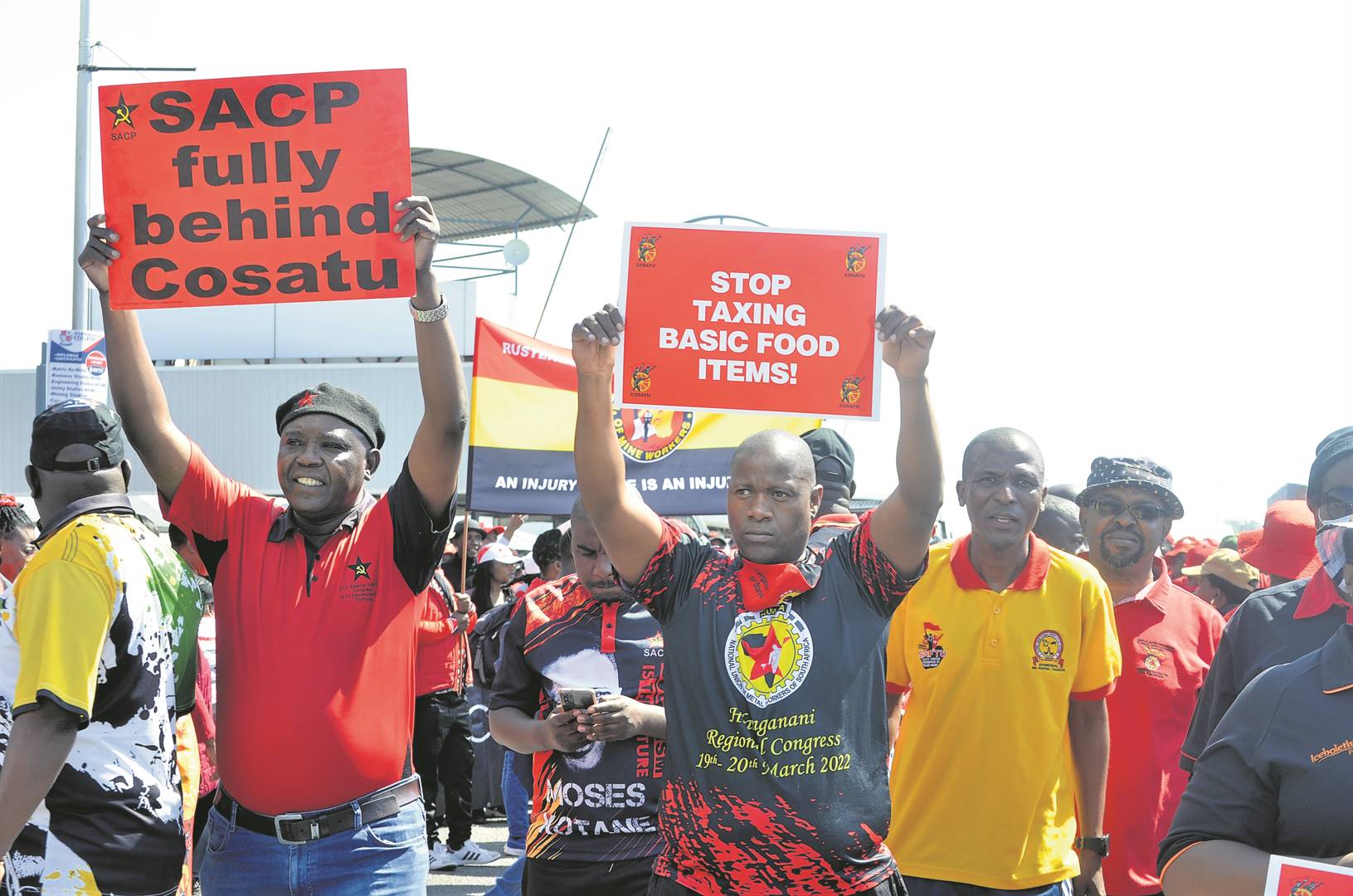COSATU members march over the government and the private sector’s inaction to tackle socio-economic challenges on Wednesday. Photo by Rapula Mancai 