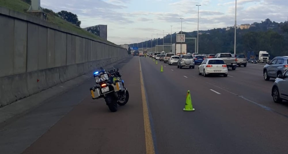 Gauteng traffic police said the person depicted in the video driving a traffic police motorcycle was a "bogus traffic officer wearing a look-alike uniform". (@TMPDSafety/X formerly Twitter)
