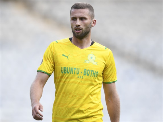 Thomas Mlambo on X: Bonfils-Caleb Bimenyimana me leKhosi.. Two-year deal  with a further one-year option. Is he the target man Chiefs fans have been  calling for?  / X