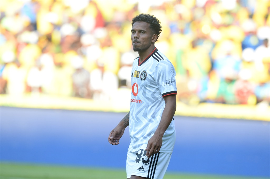 JOHANNESBURG, SOUTH AFRICA - OCTOBER 01: Kermit Erasmus of Orlando Pirates during the MTN8 semi final, 1st leg match between Orlando Pirates and Mamelodi Sundowns at Orlando Stadium on October 01, 2022 in Johannesburg, South Africa. (Photo by Lefty Shivambu/Gallo Images)