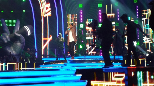 <p>Another pic of Gavin on stage. What did you think of his performance?</p><p></p><p></p>