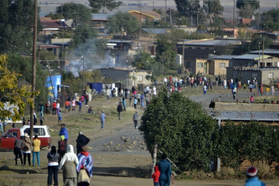 Anger over the nominations of local councillors for the upcoming elections apparently led to unrest and looting in Botshabelo. Photo by Kleinboi Sehapi