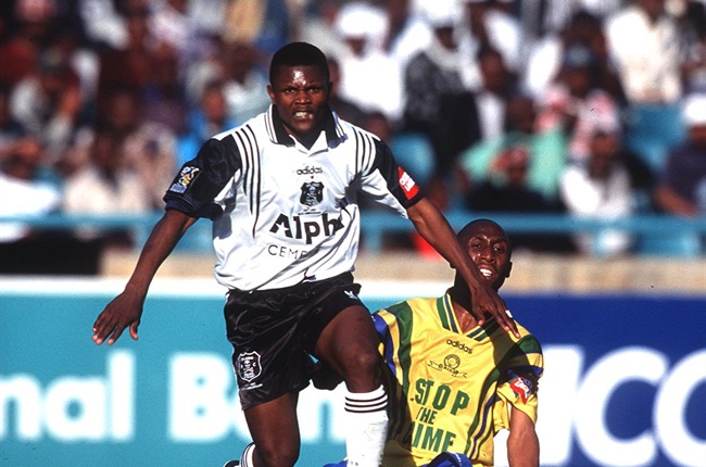 Bafana Bafana and Orlando Pirates legend John Moeti has passed on - This is  Football