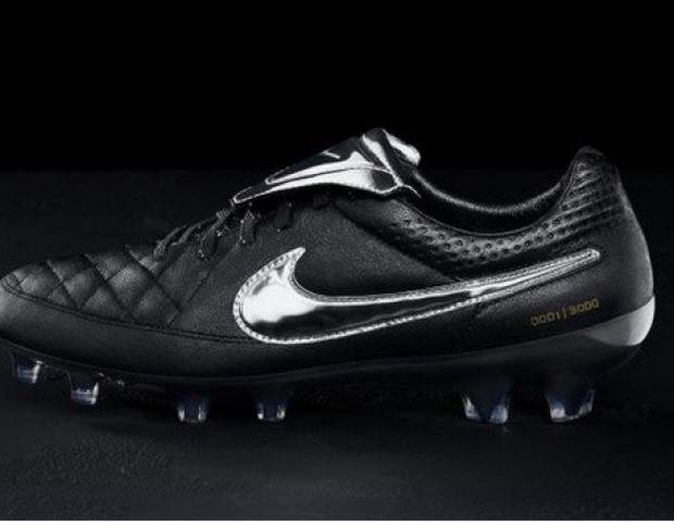 Nike Puts A Classic Touch On New Boot | Soccer