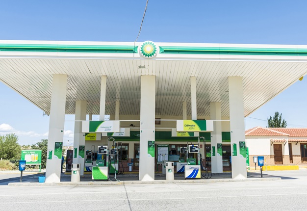 <b> EBBS AND FLOWS:</b> Determining the local fuel price is subjected to a number of factors: including international petroleum prices, and the Rand/US Dollar exchange rate. <i>Image: iStock</i>