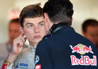<b>UNLUCKY IN MELBOURNE:</b> Max Verstappen speaks with Toro Rosso technicians after retiring from the 2015 Australian GP.  <i>Image: AFP / William West</i>