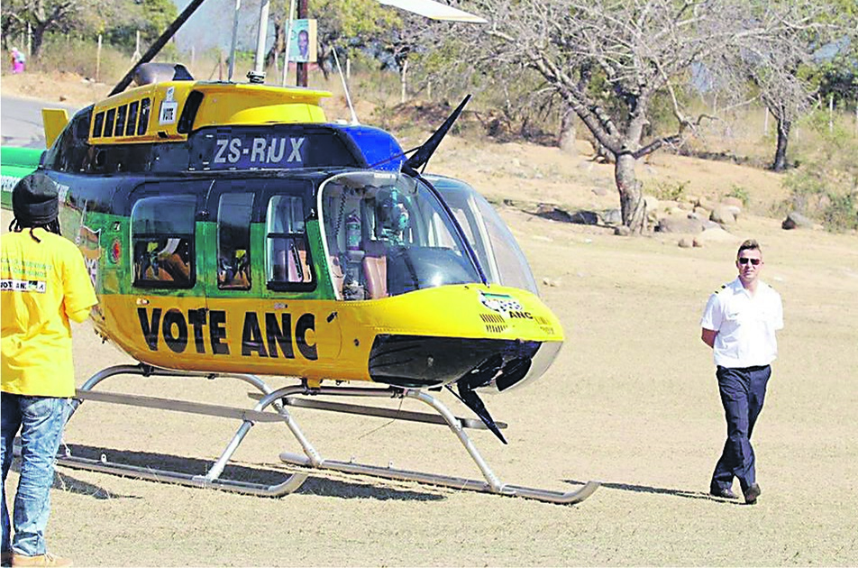 IN STYLE David Mabuza arrives in Bohlabela in a chopper branded with the ANC’s colours.  Picture: Foto24 