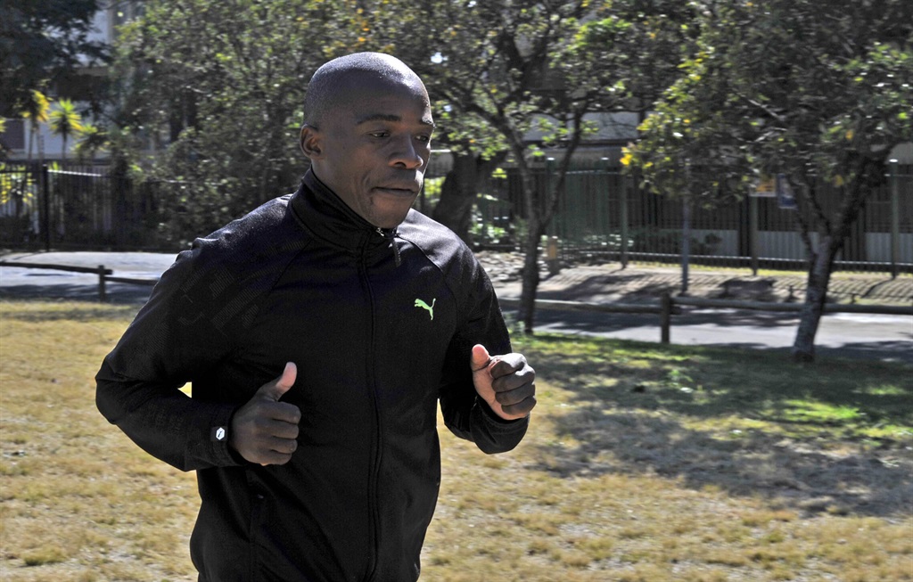  ROUTINE Moruti Mthalane jogs at Glen Hazel in Johannesburg before his workout at the gym for his next fight. Picture: Tebogo Letsie 