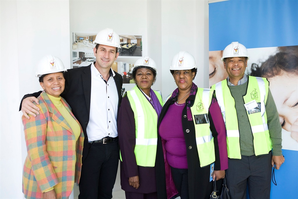Potential donors and investors went on a Hard Hat Tour of the new Ronald McDonald House at the Nelson Mandela Children’s Hospital, hosted by Ronald McDonald House Charities. The House will function as a ‘home-away-from-home’ for families so that they can stay close to their hospitalised child. Left to right: Pat Thekisho, Greg Solomon, Dr Dorothy Sekhukhune, Dr Lea Chirwa, Reggie Skosana