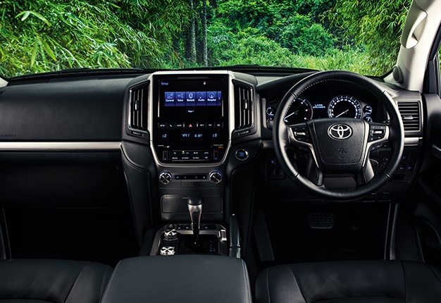 The Toyota Land Cruiser 200 Undergoes A Few Design Tweaks