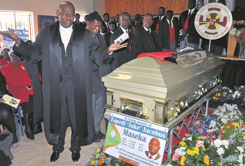 Advocate Mokotedi Mpshe told mourners that the late Jake Maseka was a good Samaritan who bought him his first gown when he started to work as a lawyer.   Photo by Samson Ratswana 