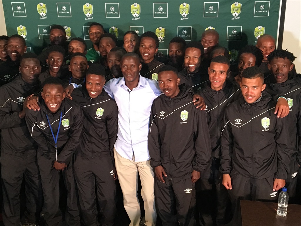 Helman Mkhalele recently attended a 2016 Ke Yona Team Search educational session at the High Performance Centre in Pretoria where he gave an inspiring talk to these rising stars on the importance of education even when pursuing a career in professional football. 