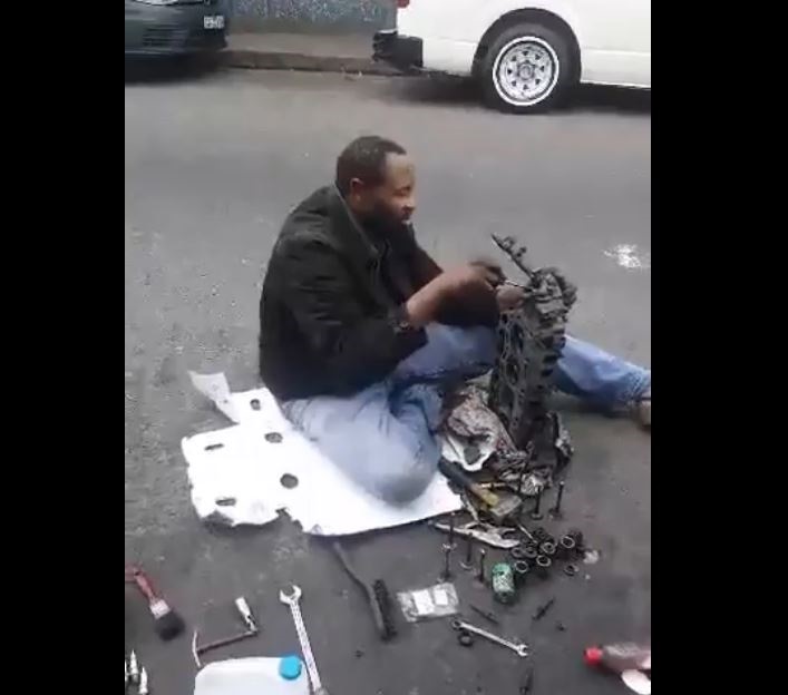 Scary Reality For Commuters Street Mechanic Fixes Cape