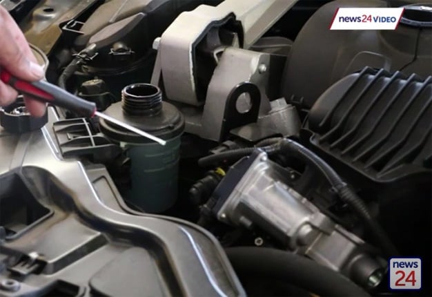 <B>SAVE YOURSELF FROM A HEFTY REPAIR BILL:</B> Watch our video and be sure to check your vehicle's fluid levels to avoid a nasty repair bill. <I>Image: News24</I>