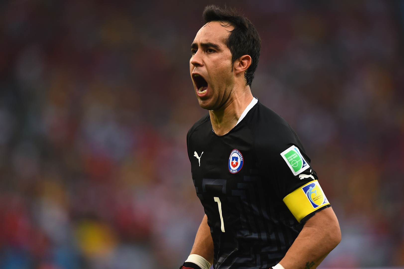 Клаудио Кастроджиованни. Claudio Bravo Chile 2014. Claudio Bravo 2014 Barca.