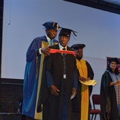 NICE ONE: Madala (80) graduates after studying for 23 years! 