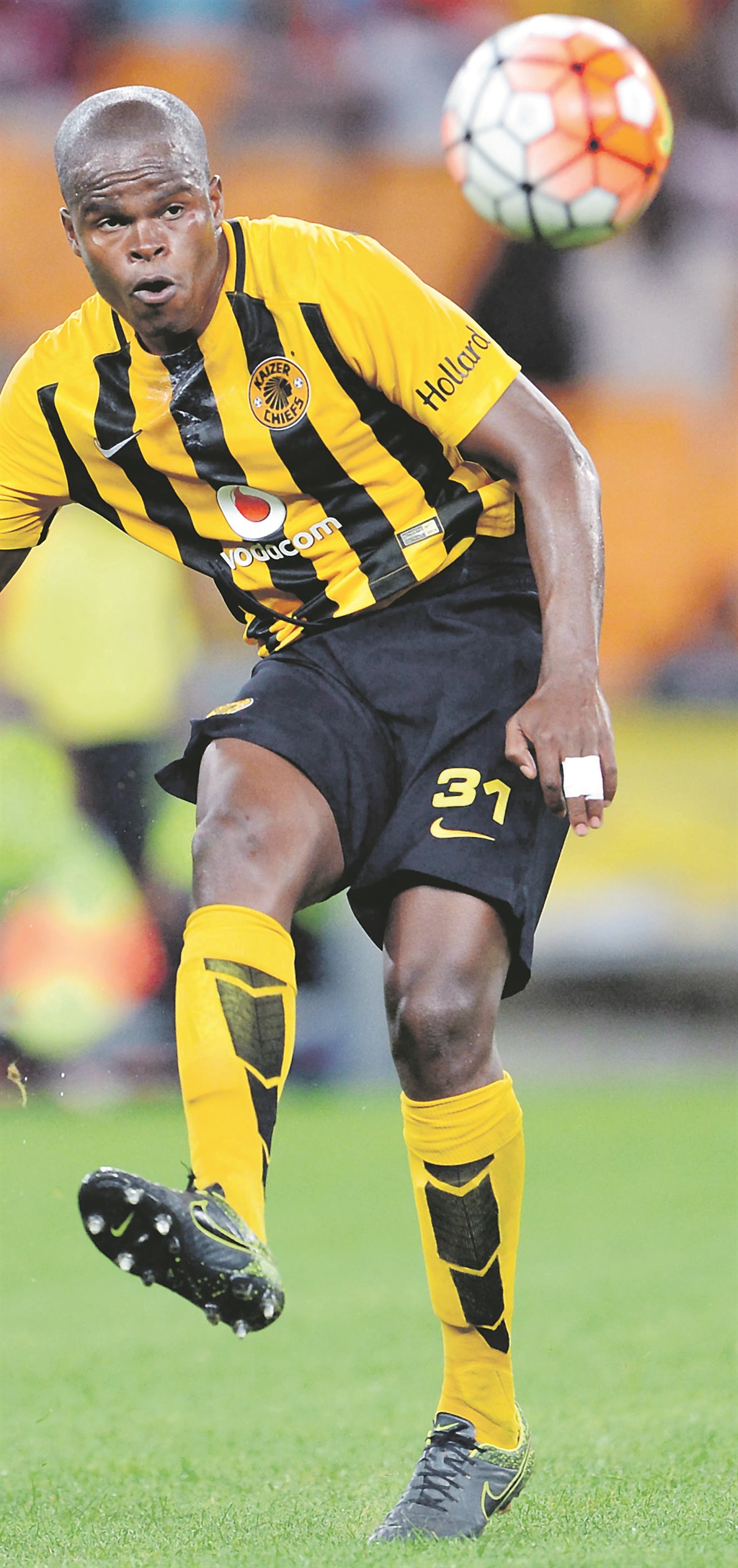Kaizer Chiefs’ hardworking midfielder Willard Katsande. Photo by Backpagepix  