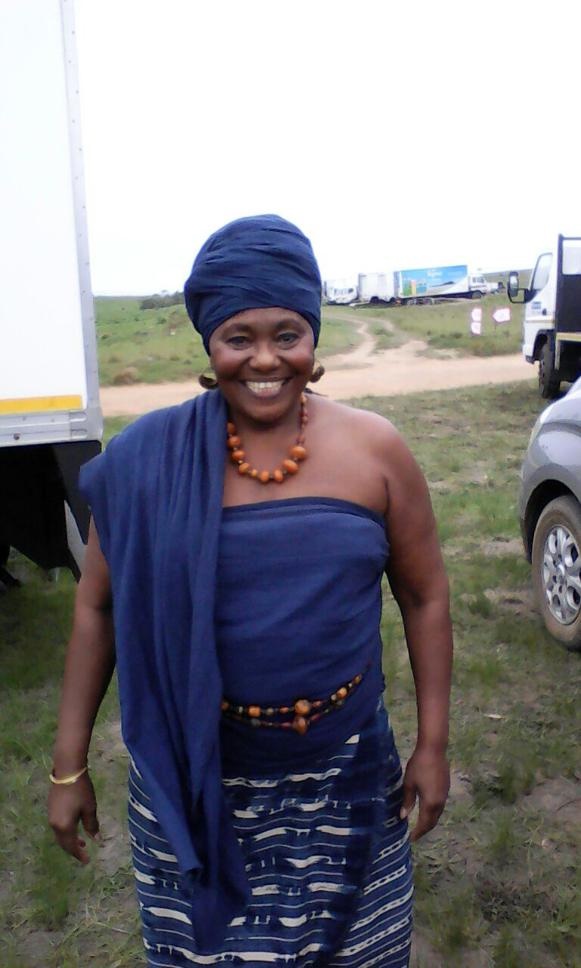 South African actress Nandi Nyembe plays the role of Grandma Yayisa in Roots.