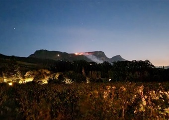 Cape Town firefighters to spend night in the mountains in bid to contain blazes