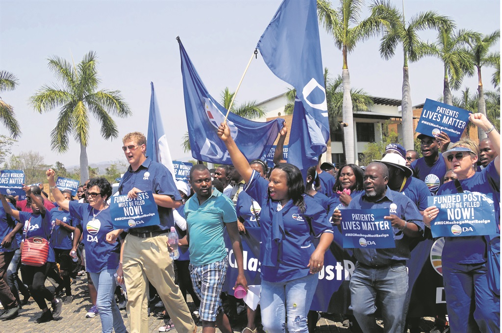 DA members marched to the provincial legislature to deliver a memorandum calling for MEC Gillion Mashego’s resignation.  
