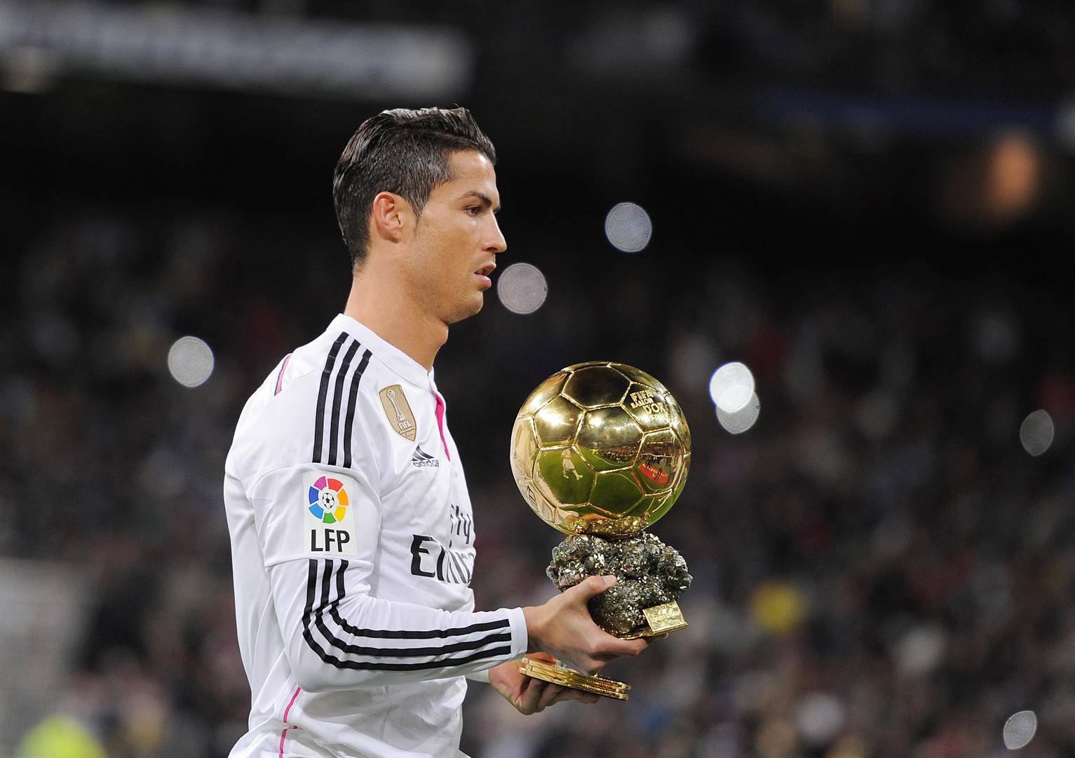 Bernabeu Turns Gold As Cristiano Ronaldo Presents Ballon d'Or To Fans