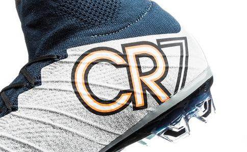 Real Madrid vs Barcelona: Cristiano Ronaldo to wear sparkly new boots in El  Clasico, The Independent