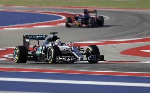 Mercedes' Lewis Hamilton remains in the title fight with a dominating drive at the 2016 United States Grand Prix in Austin, Texas.