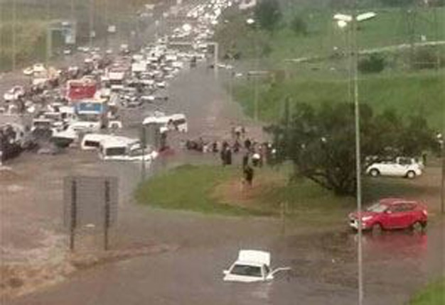 <B>WHEN THE FLOODS COME DOWN:</B> Johannesburg has been drenched in floods the last 24 hours. <I>Image: News24</I>