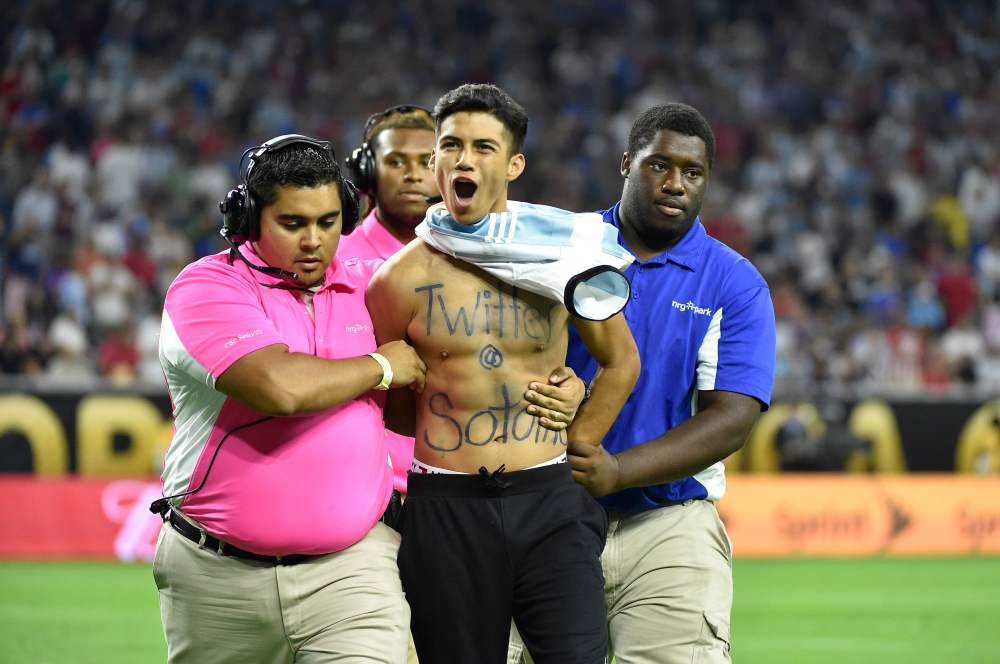 Lionel Messi Autographed the Shirt of a Fan Who Ran on to Field