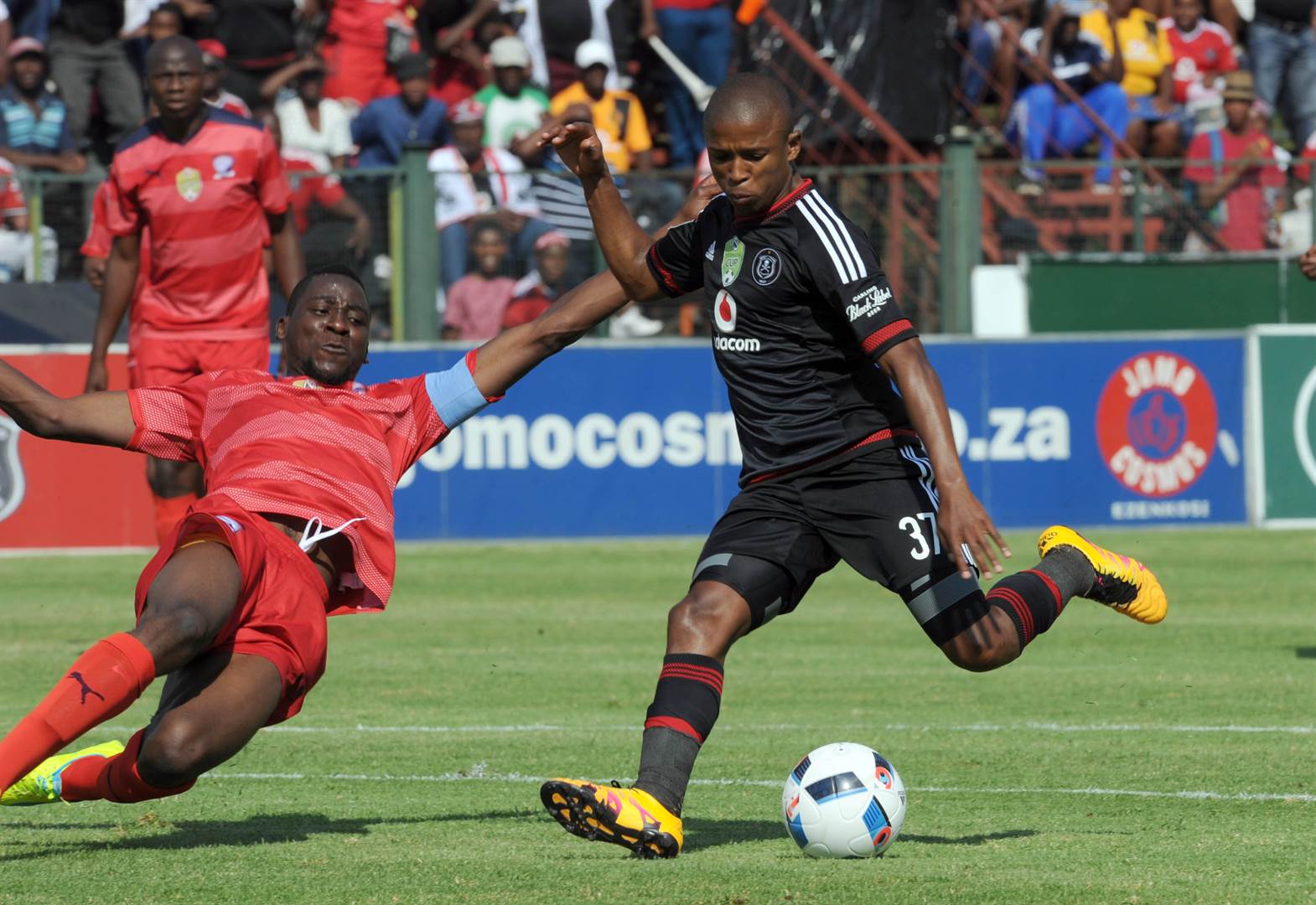 Throwback Thursday: Games between Orlando Pirates and Jomo Cosmos were  always humdingers back in the day