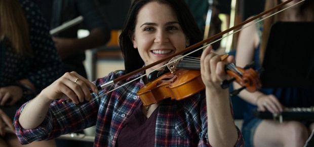 Mae Whitman in The Duff (SK Pictures)