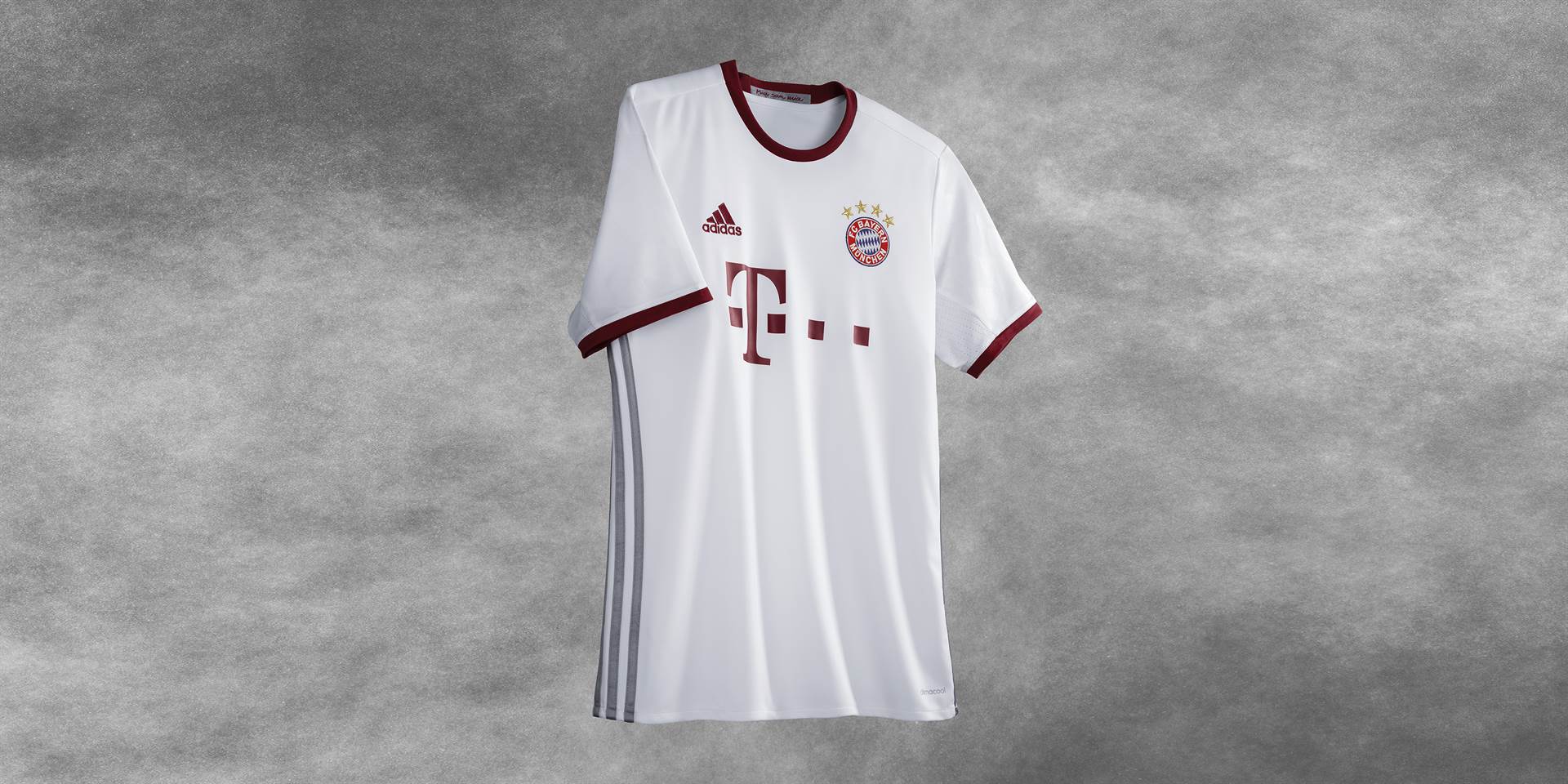 17 3 new. Adidas Bayern Munchen футболка черная ретро 3 звезды. Adidas Bayern Jersey Wallpapers. Bayern Munchen White Gold t-Shirt. Bayern Munich Jersey Black 2023-2024.