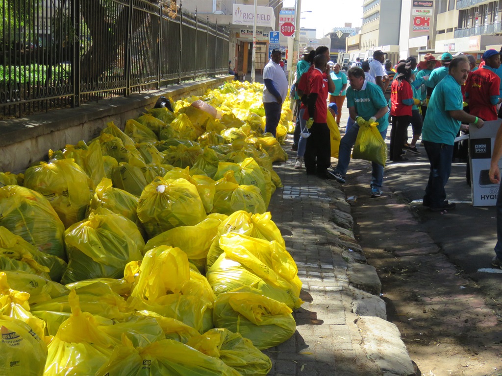 Talle help om Bloem se middestad skoon te maak  Netwerk24