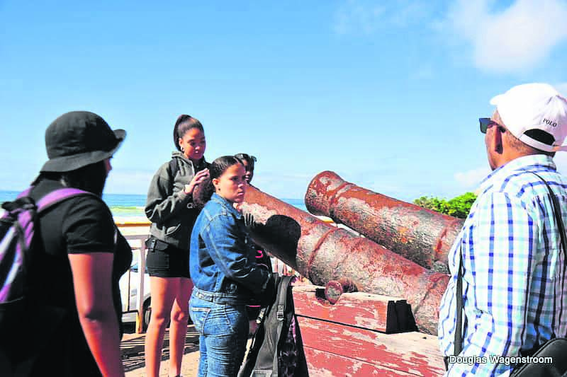 Learners from Retreat visit the Battle of Muizenberg site. PHOTOS: Douglas Wagenstroom