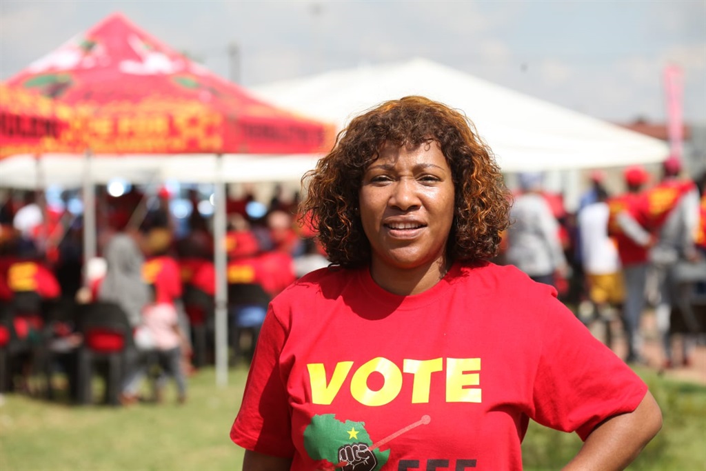 Nthabiseng Tshivhenga of the EFF has urged residents of ward 68 in Daveyton to vote for party. Photo by Phineas Khoza