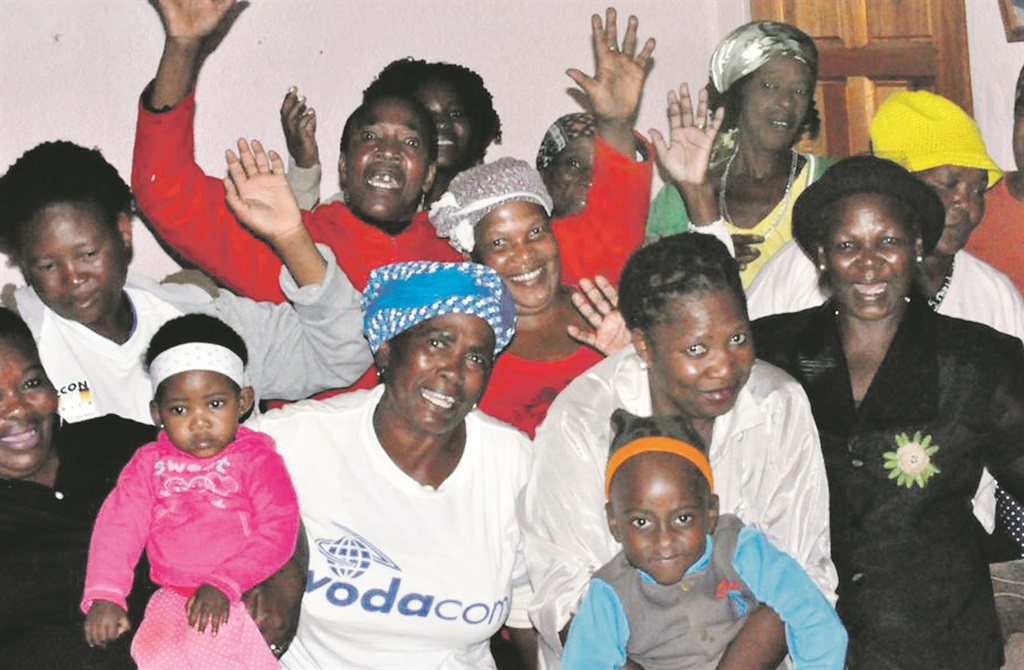 Members of Basadi Ratanang Society from Mohlakeng near Randfontein, west of Joburg.      Photo by Sammy Moretsi 