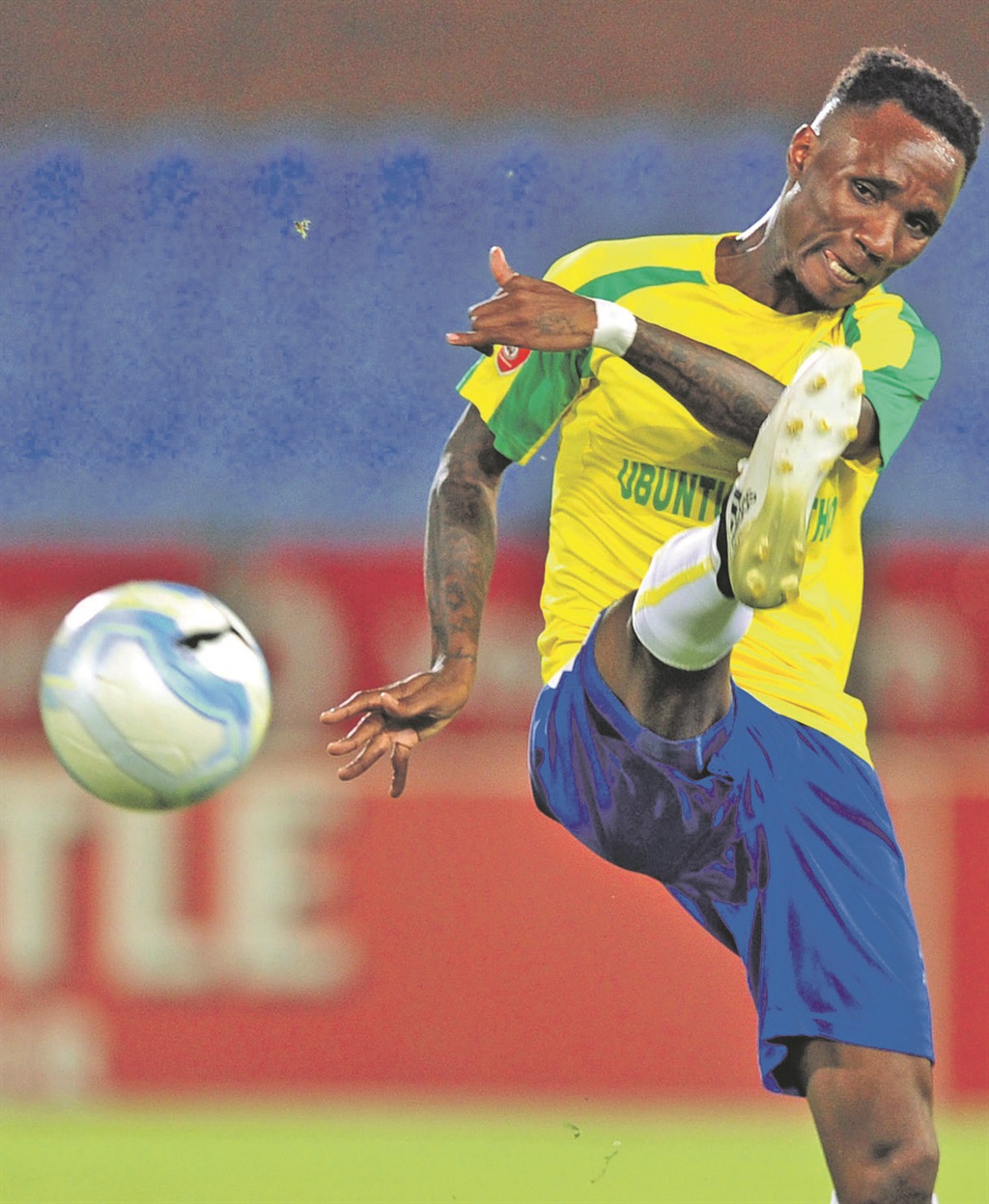 Sundowns coach Pitso Mosimane (left) gave Teko Modise a run against Chippa United on Tuesday.  Photos by Backpagepix & Gallo Images 