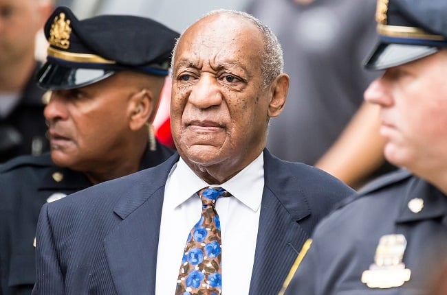 Bill Cosby membantah klaim penyerangan Playboy Mansion dalam kesaksian video