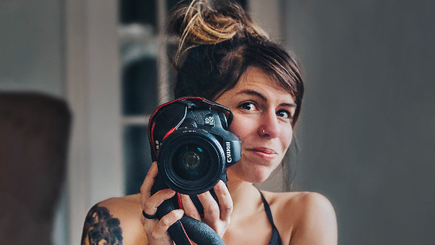 Hayley Garnett shares raw and unfiltered pictures hoping to inspire other mums .(Photo: ASIA WIRE/MAGAZINEFEATURES.CO.ZA).
