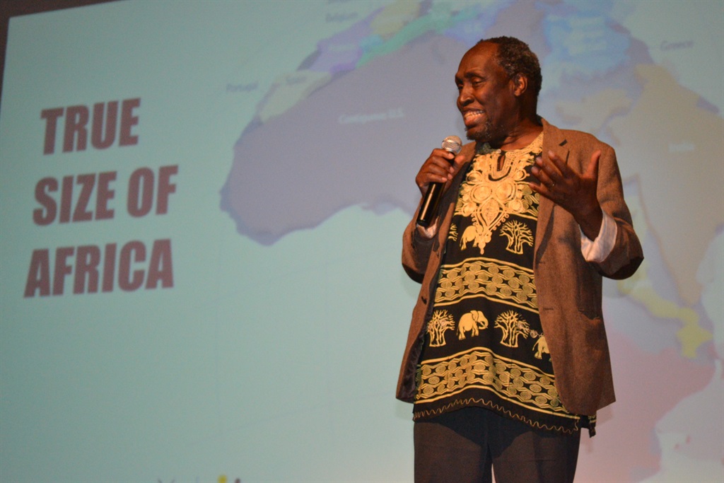 Ngugi wa Thiong’o presenting his lecture Secure the Base, Decolonise the Mind Picture: Phelokazi Mbude